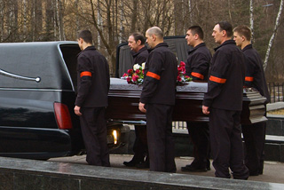 Грузчики на похоронах